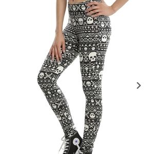 Blackheart Hot topic skull fair isle leggings